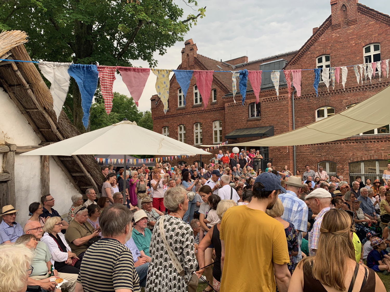 Mehr als 600 Menschen besuchten das diesjährige Sommerkonzert. Foto: Museum Reinickendorf/ Dr. Christy Ann Wahl