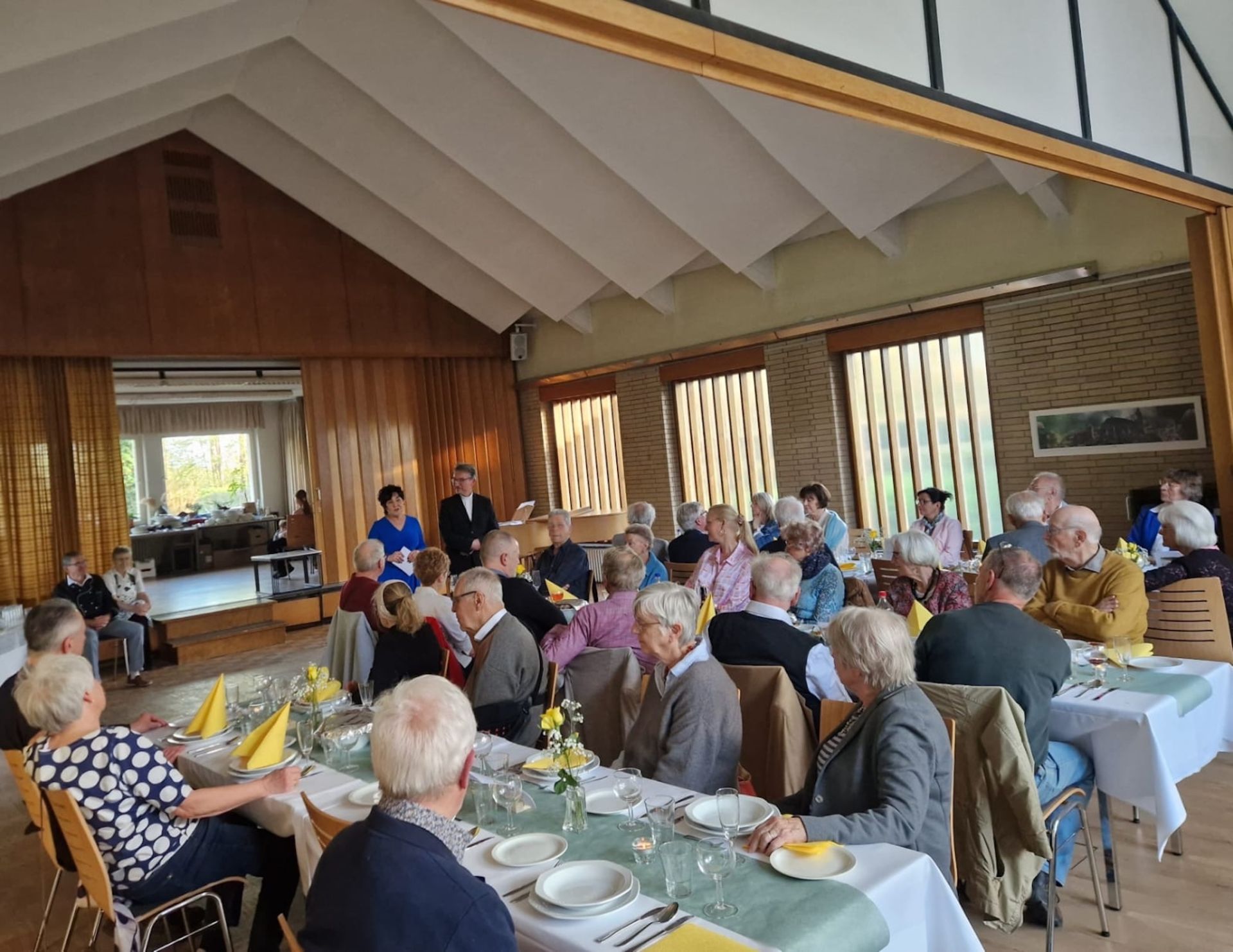Fünf-Gänge-Menü für den guten Zweck im Gemeindesaal der Dorfkirche (@Kirchengemeinde Heiligensee)
