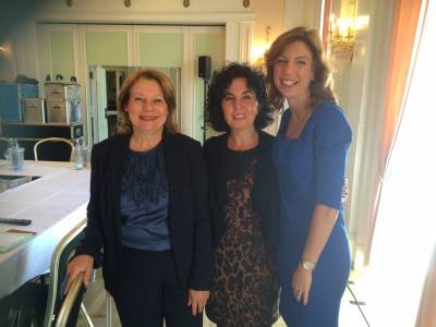 v.l.: Cornelia Prfer-Storcks, Senatorin fr Gesundheit und Verbraucherschutz Hamburg
Emine Demirbken-Wegner, Staatssekretrin fr Gesundheit Berlin
Sabine Btzing-Lichtenthler, Staatsminsiterin fr Soziales, Arbeit, Gesundheit und Demographie Reinland-Pfalz