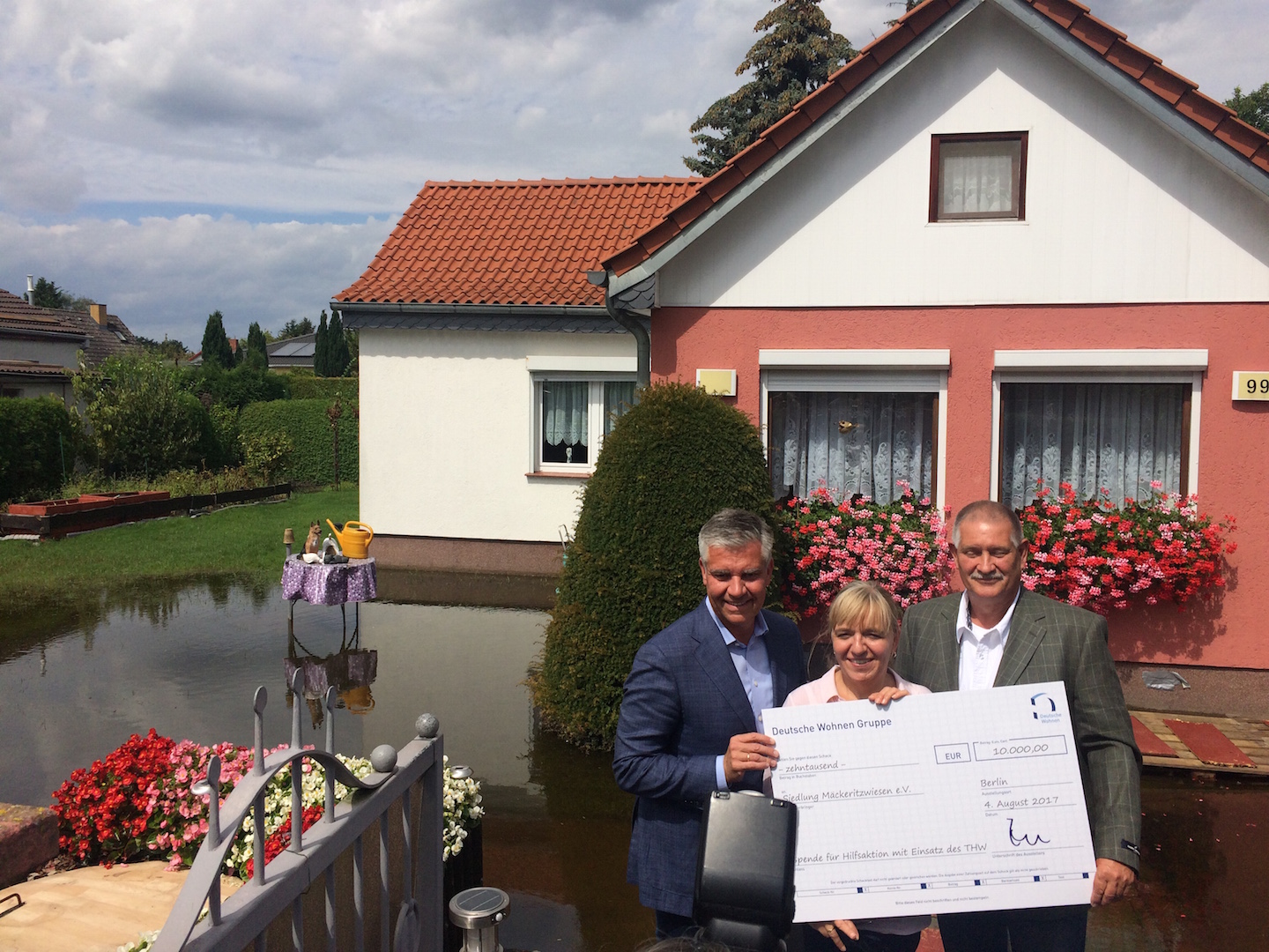 Auf dem foto von links: frank steffel, manuela damianakis, bernd plenus - foto: benno m&uuml;chler