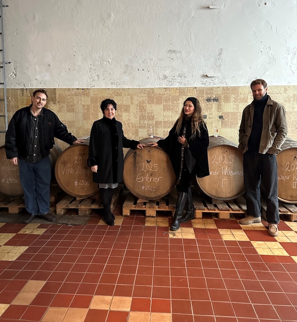 Bezirksb�rgermeisterin Emine Demirb�ken-Wegner mit den drei Gr�ndern Louisa M�ller, Nicolas Wenz und Sven Grolik.