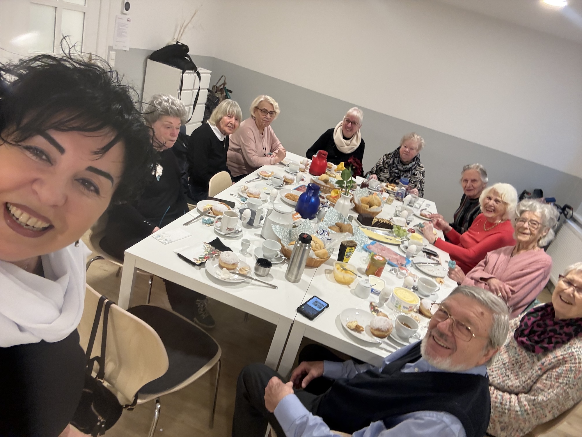 Beim Fr�hst�ck mit dem Verein 